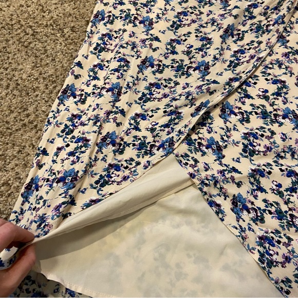 ASTR the Label SQUARE NECK BUBBLE SLEEVE DRESS IN CREAM MULTI DITSY - Picture 9 of 9